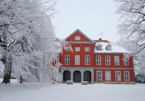 Herrenhaus im Schnee